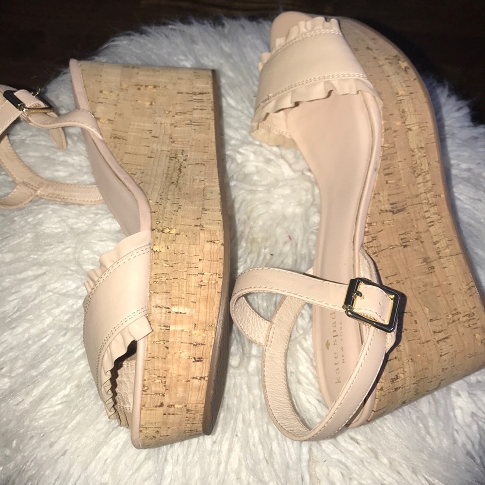 🔥Kate Spade Tomas ruffle wedge sandals🔥 - Picture 3 of 5